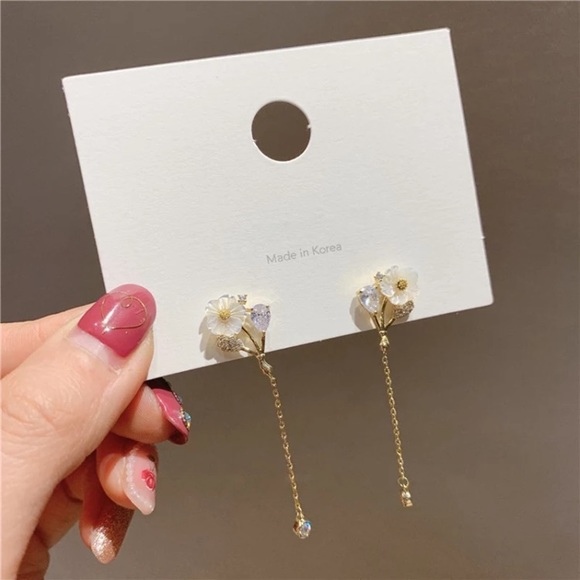 Floral 18k gold drop earrings - Picture 3 of 3